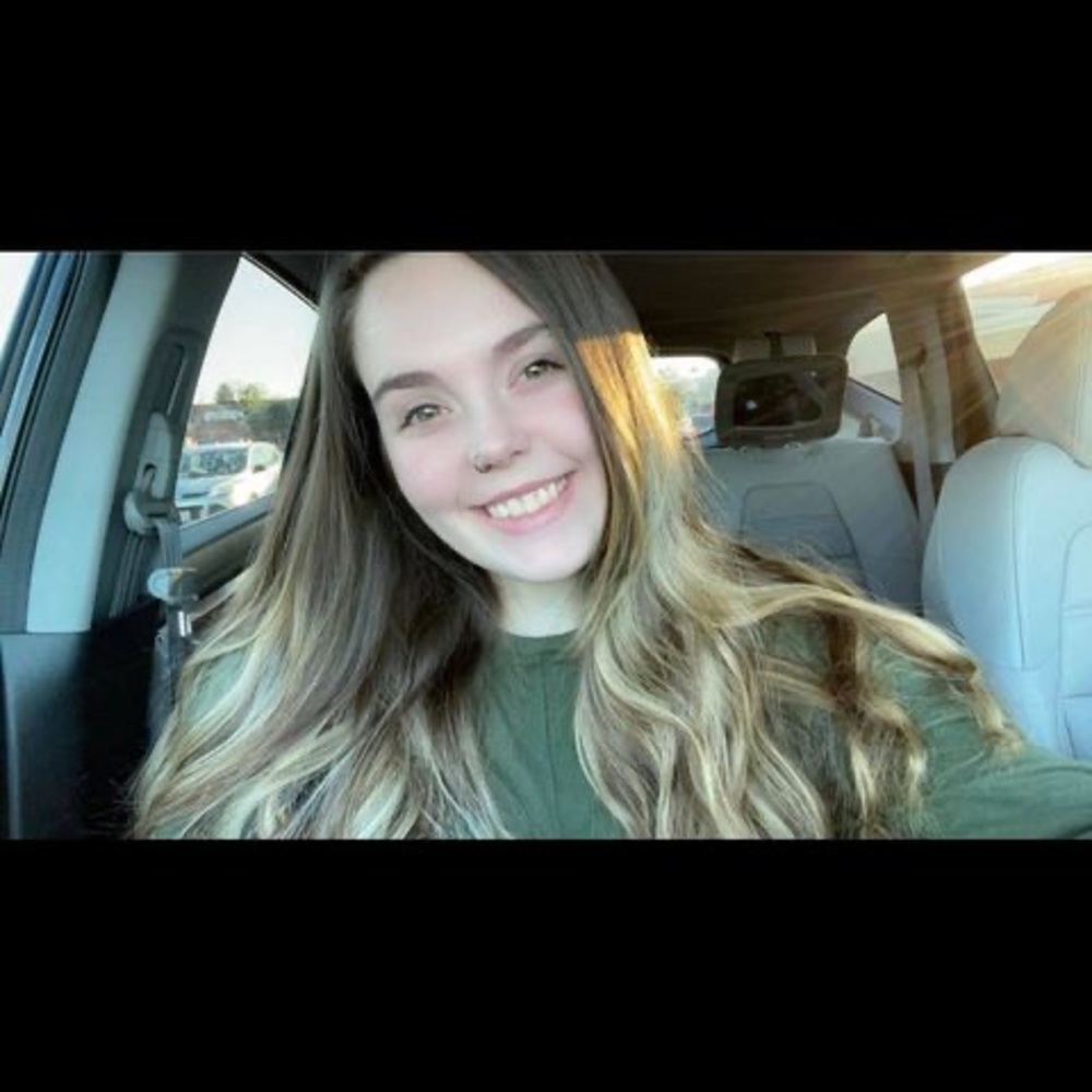 Meet your Posher, Alanis